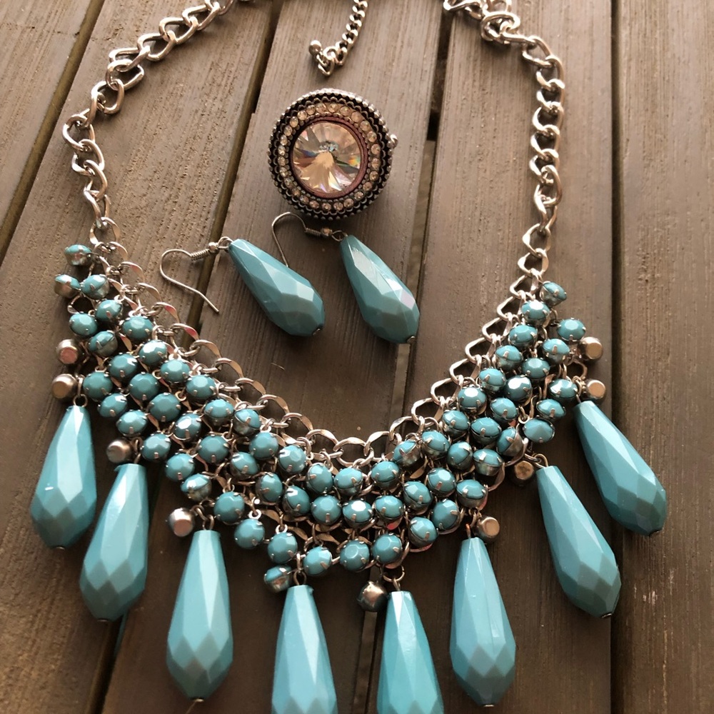 Beautiful necklace set